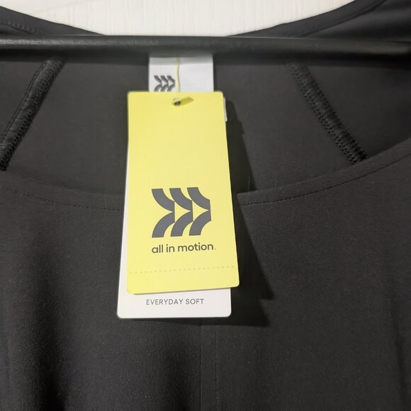 All In Motion | Everyday Soft Cropped Long Sleeve Top In Black - Picture 7 of 13